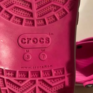 Crocs size 7 , used , excellent condition pink crocs